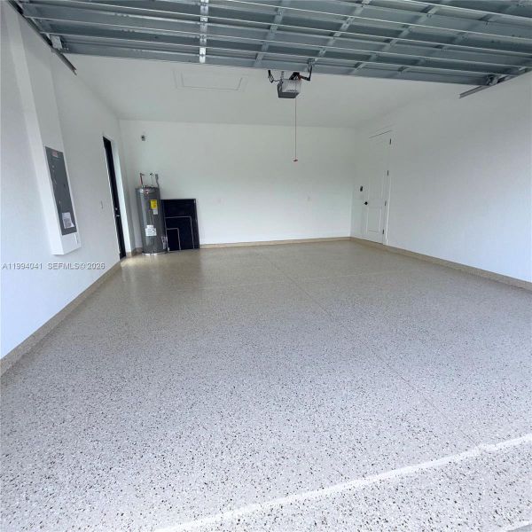 Spacious, unfurnished interior of a new home in , Lehigh Acres (Image 16).