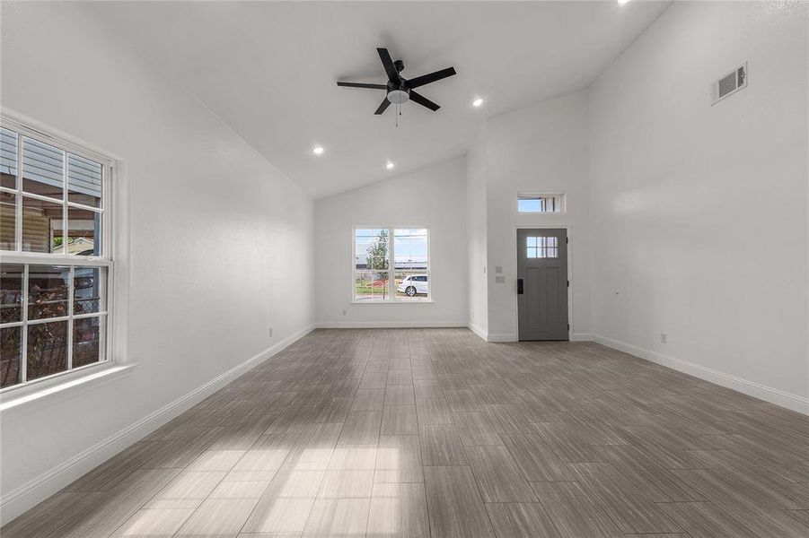 Spacious, unfurnished interior of a new home in , Fort Worth (Image 10).