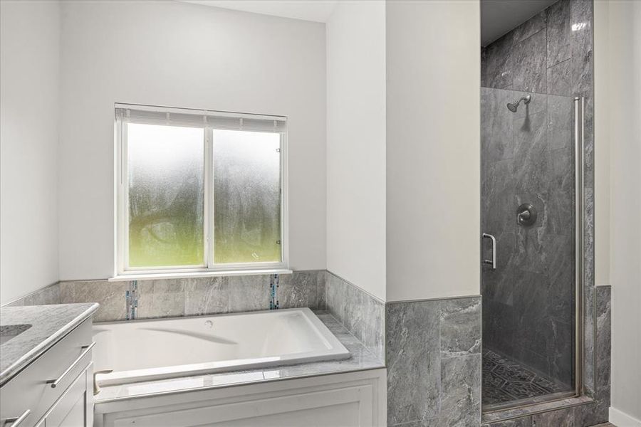 Furnished interior view inside a new home in , Granbury (Image 33).