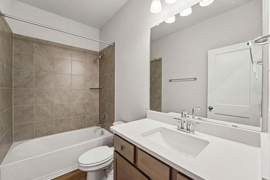 Furnished interior view inside a new home in Three Creeks, Belton (Image 9).