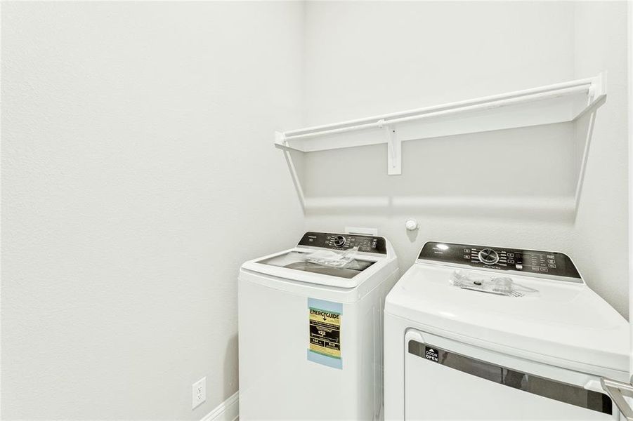 Close-up of interior finishes inside a home in Hampton Park, Glenn Heights (Image 14).