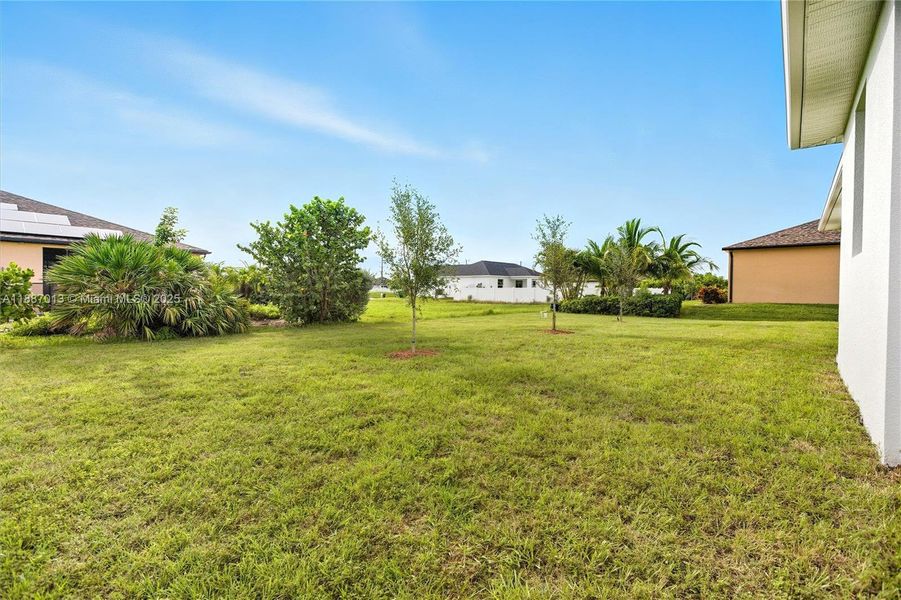 Exterior details and patio area of a home in , Cape Coral (Image 1). Exterior details and patio area of a home in , Cape Coral (Image 1).