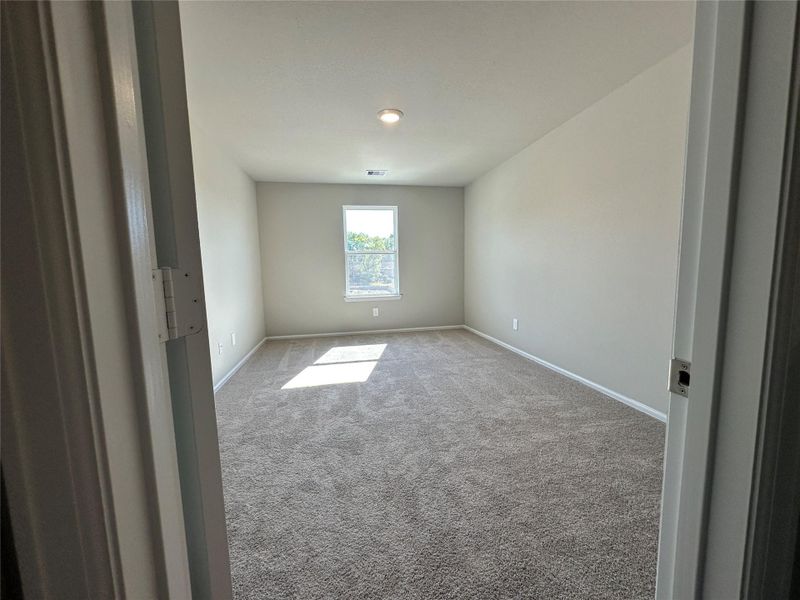 Spacious, unfurnished interior of a new home in Wilkins Valley, Brenham (Image 9). Spacious, unfurnished interior of a new home in Wilkins Valley, Brenham (Image 9).