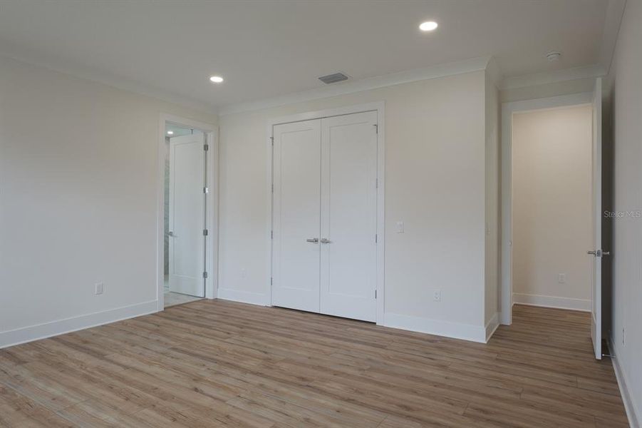 Spacious, unfurnished interior of a new home in , Palm Harbor (Image 52).
