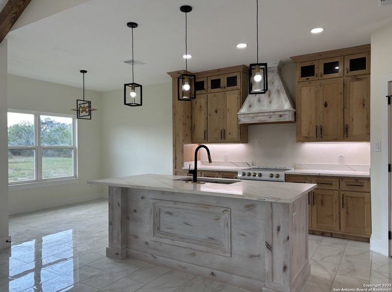 Furnished interior view inside a new home in , Uvalde (Image 17).