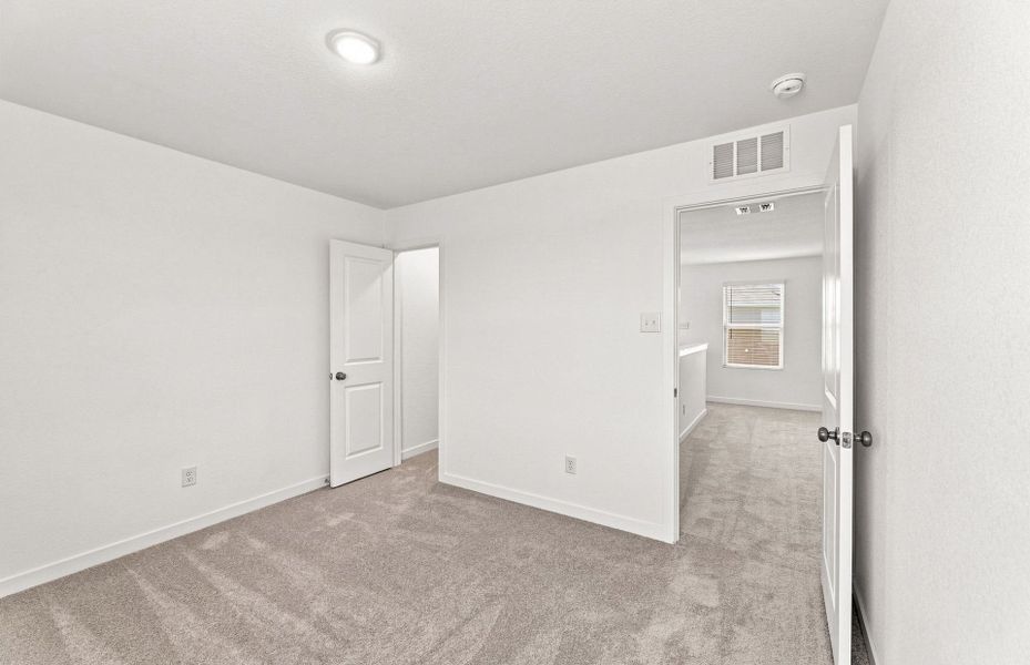 Spacious, unfurnished interior of a new home in Sonterra, Jarrell (Image 46).