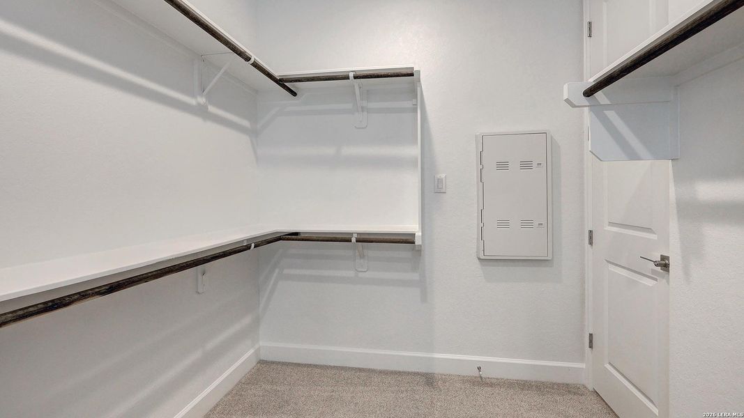 Spacious, unfurnished interior of a new home in Ladera, San Antonio (Image 19).