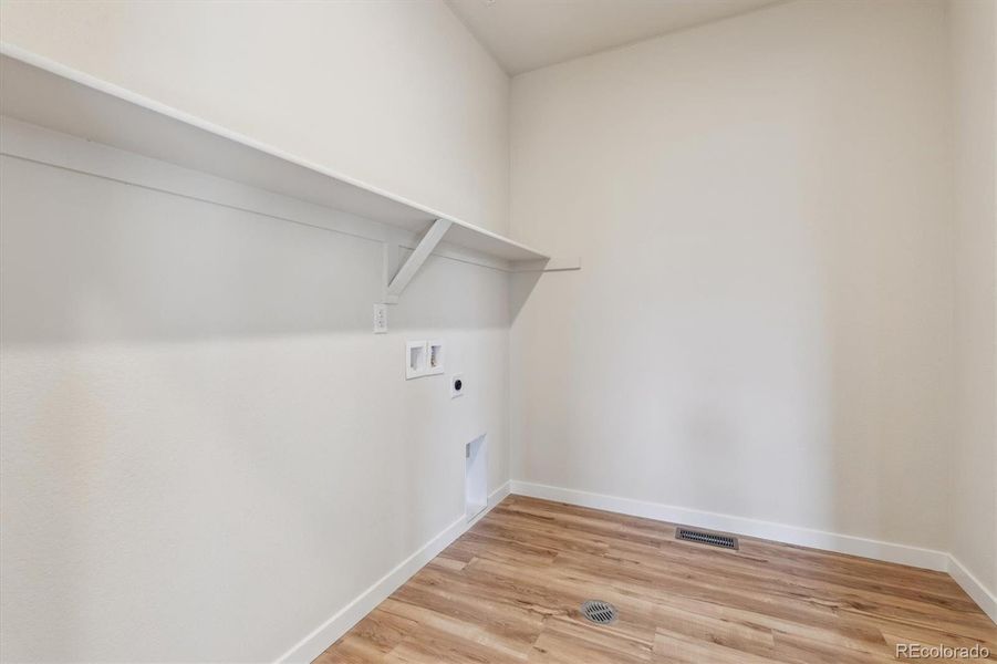 Spacious, unfurnished interior of a new home in Floret Collection at Parkdale Commons, Lafayette (Image 26).