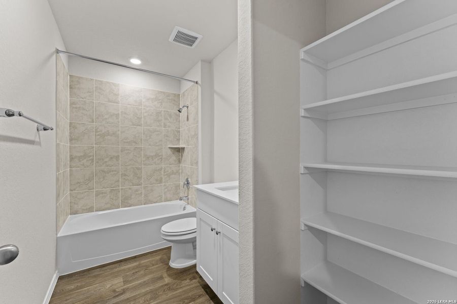 Furnished interior view inside a new home in Laurel Vistas, San Antonio (Image 9). Furnished interior view inside a new home in Laurel Vistas, San Antonio (Image 9).