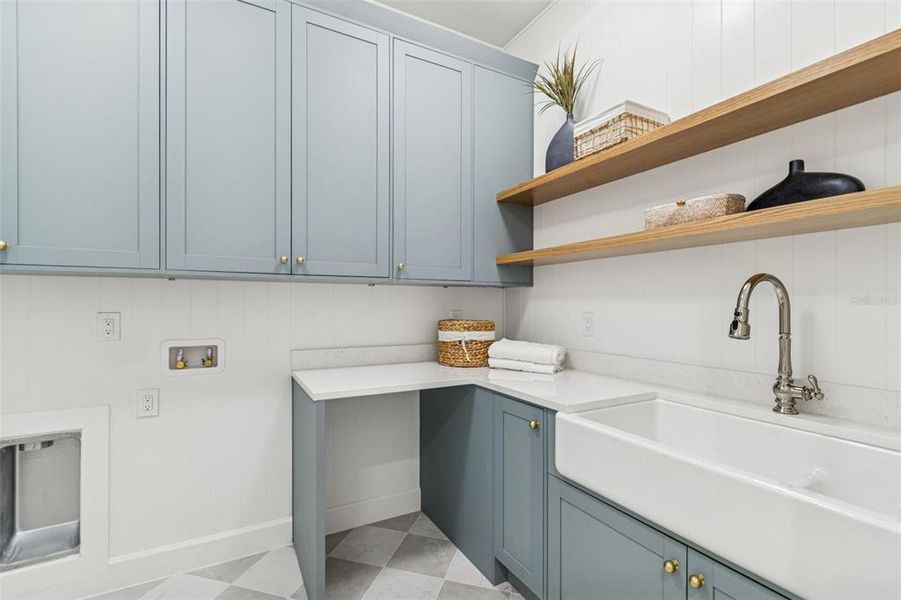 Furnished interior view inside a new home in , Tampa (Image 14).