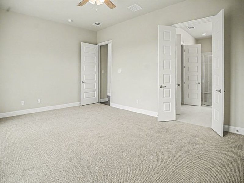 Spacious, unfurnished interior of a new home in Ten Mile Creek Estates, DeSoto (Image 31). Spacious, unfurnished interior of a new home in Ten Mile Creek Estates, DeSoto (Image 31).