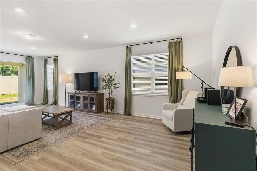 Furnished interior view inside a new home in , Valrico (Image 19).