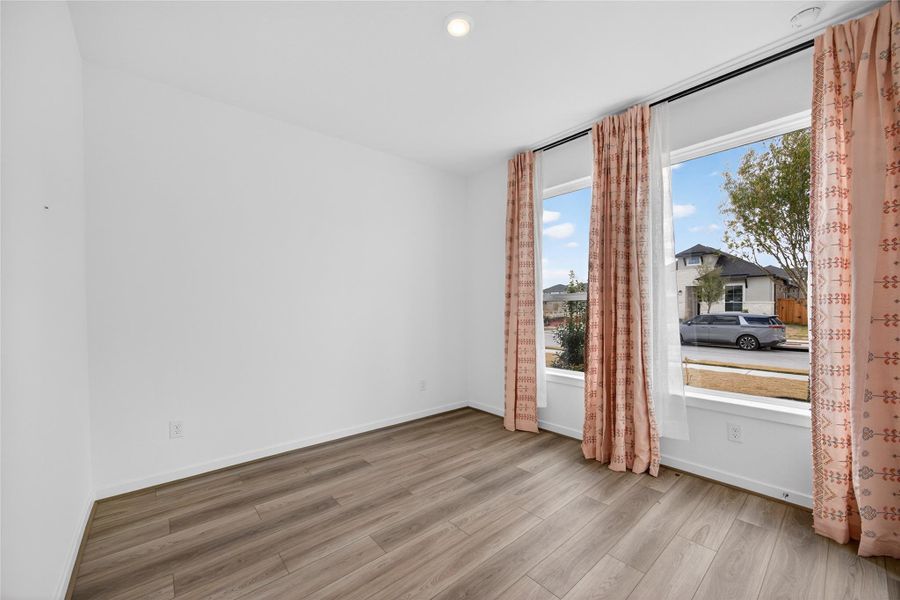 Spacious, unfurnished interior of a new home in Trillium, Richmond (Image 21). Spacious, unfurnished interior of a new home in Trillium, Richmond (Image 21).