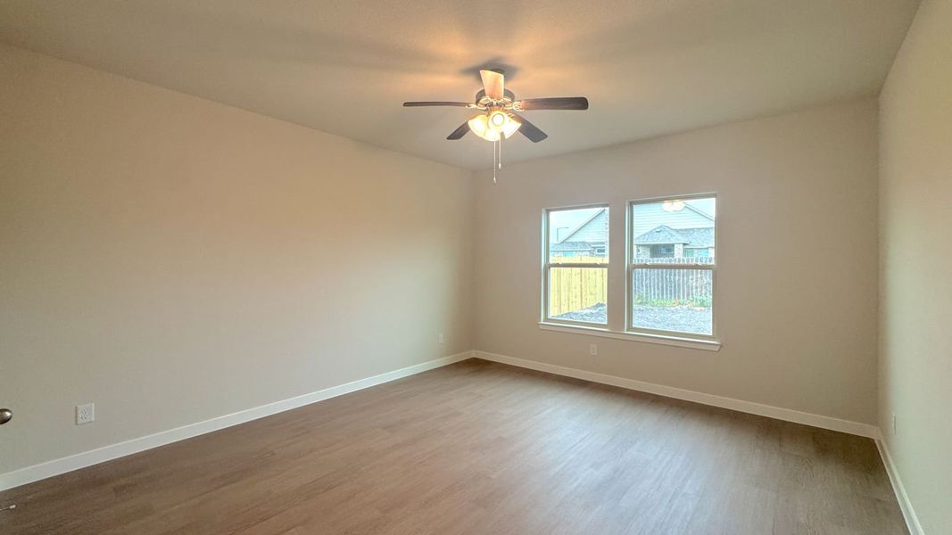 Spacious, unfurnished interior of a new home in London Towne, Corpus Christi (Image 10).