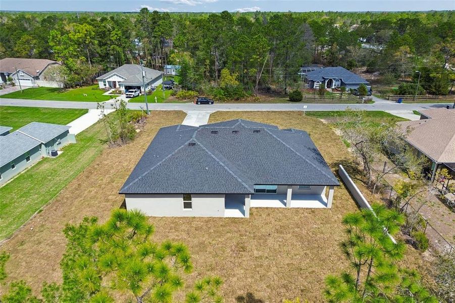 Exterior details and patio area of a home in , Weeki Wachee (Image 39).