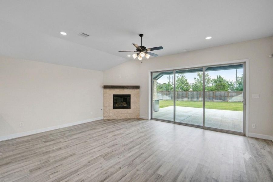 Spacious, unfurnished interior of a new home in Candela, Richmond (Image 22).