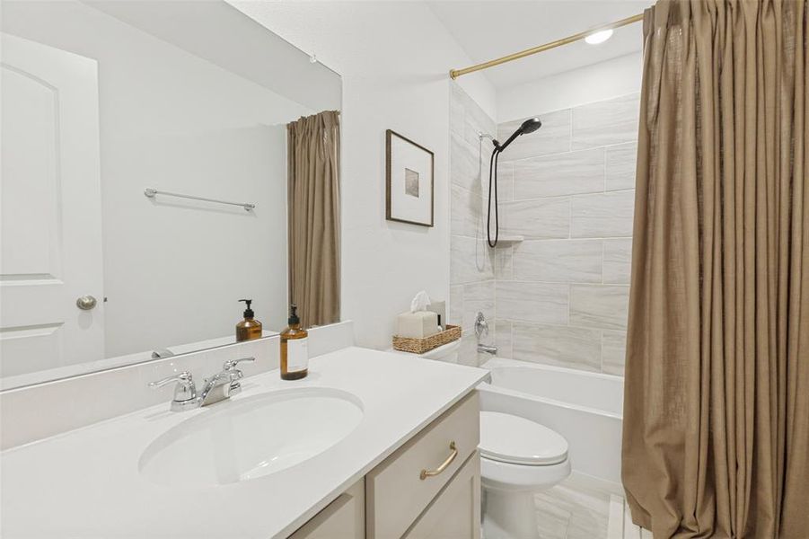 Furnished interior view inside a new home in Walden Pond, Forney (Image 8). Furnished interior view inside a new home in Walden Pond, Forney (Image 8).