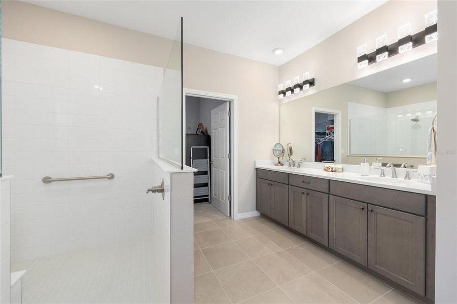 Furnished interior view inside a new home in , Ocala (Image 32).