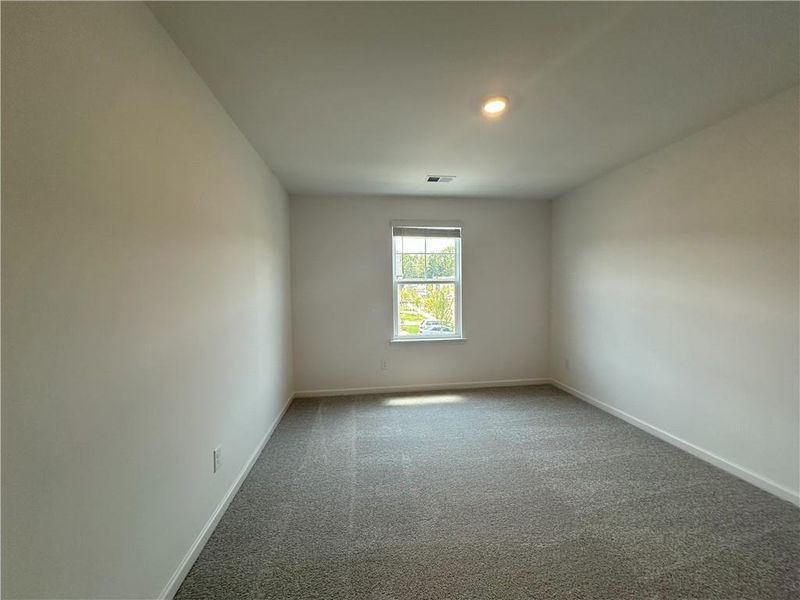 Spacious, unfurnished interior of a new home in Buice Lake, Acworth (Image 32).