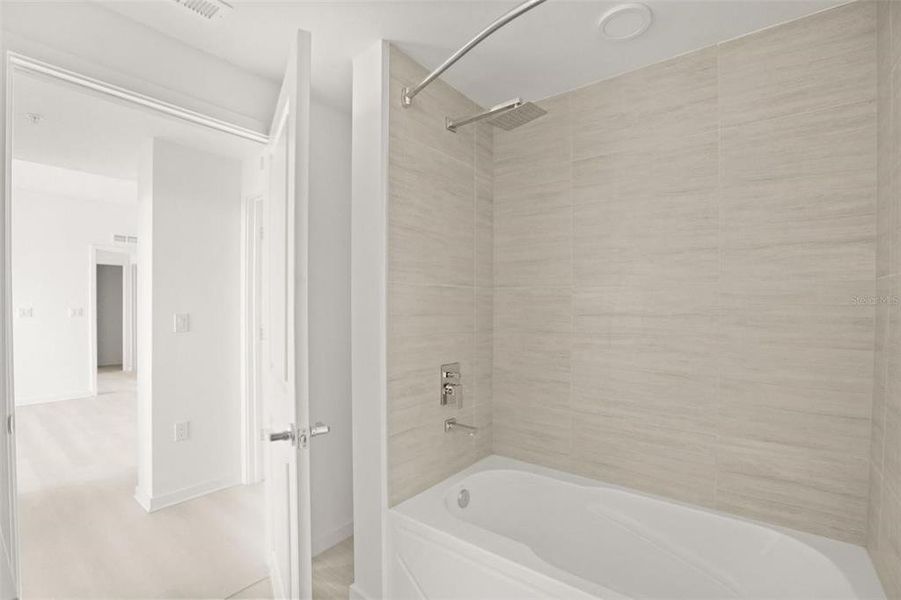 Furnished interior view inside a new home in , Orlando (Image 20).