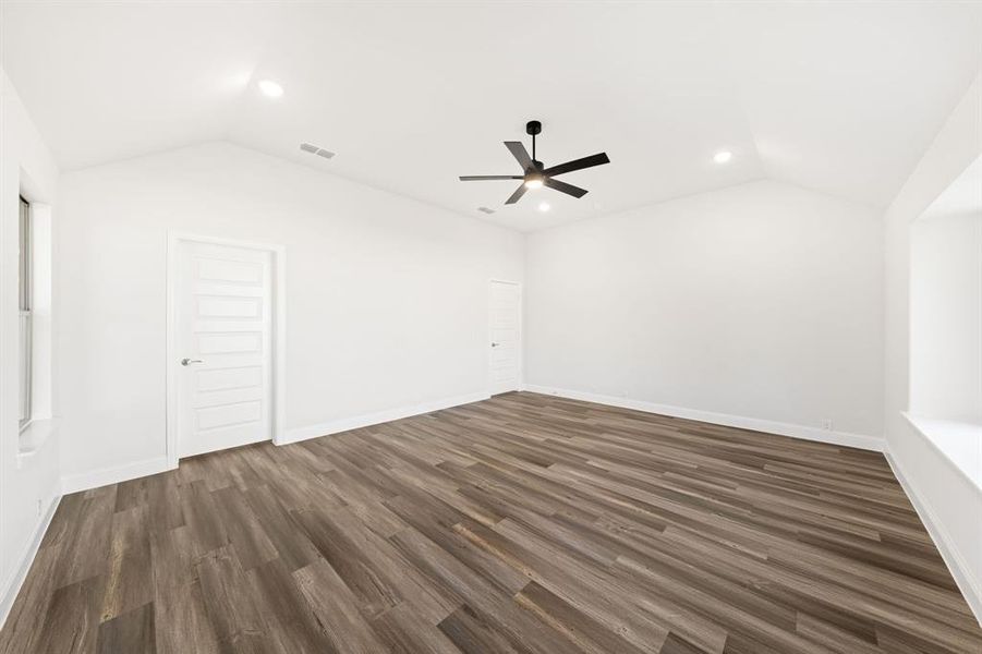 Spacious, unfurnished interior of a new home in , Venus (Image 11). Spacious, unfurnished interior of a new home in , Venus (Image 11).