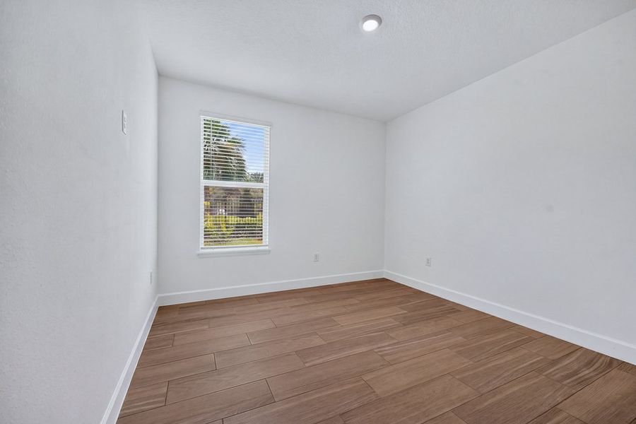 Spacious, unfurnished interior of a new home in Headwaters at Lofton Creek, Yulee (Image 28).