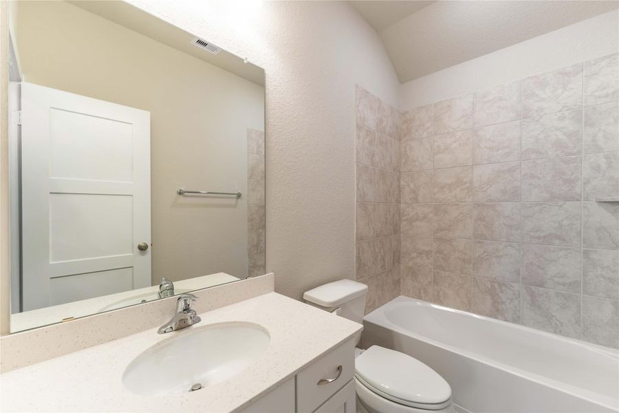 Furnished interior view inside a new home in Laurel Landing, Alvin (Image 5).