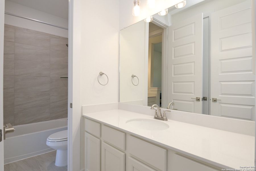 Furnished interior view inside a new home in Mesa Western, Cibolo (Image 11).