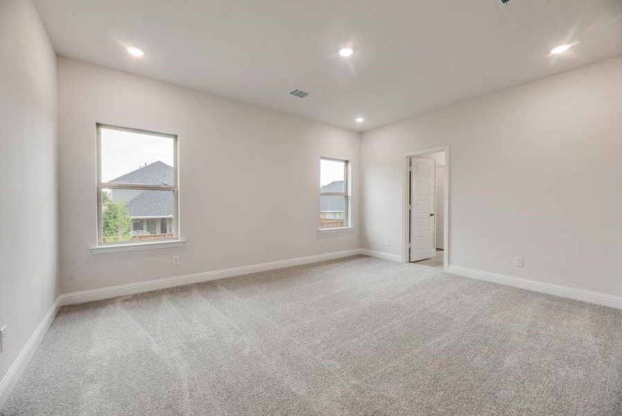 Spacious, unfurnished interior of a new home in Spiritas Ranch, Little Elm (Image 30).