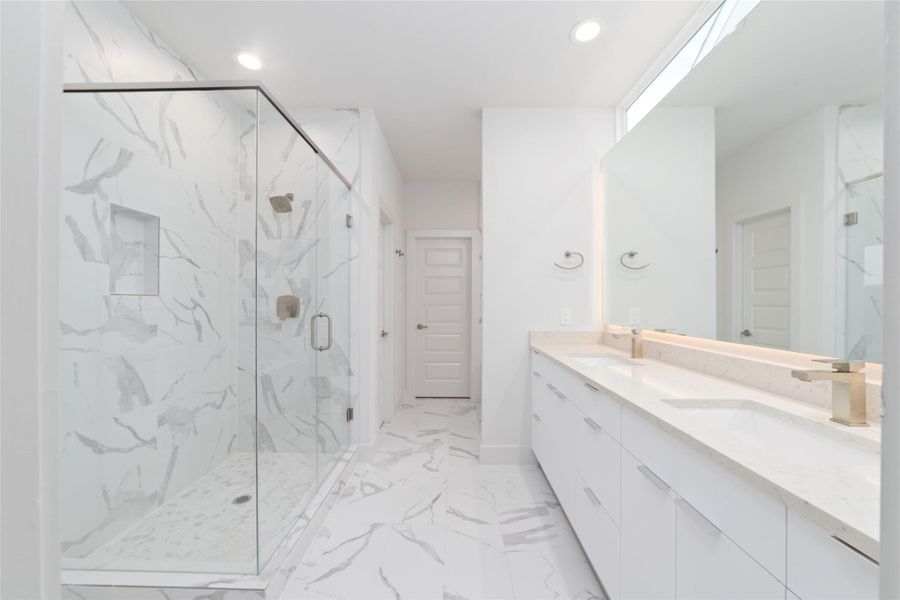 Furnished interior view inside a new home in Alicante, Houston (Image 19).