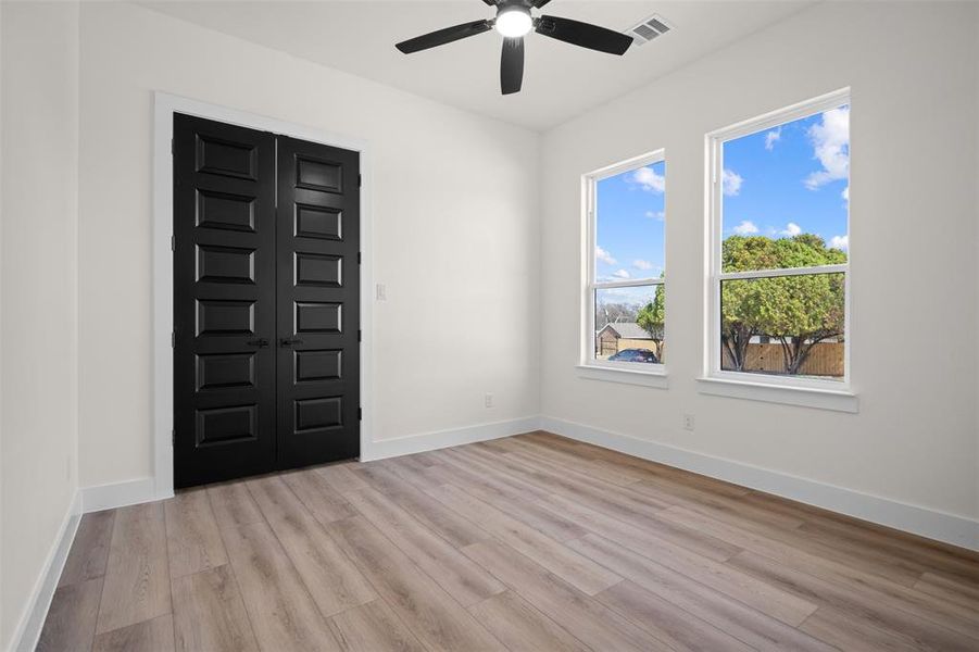 Spacious, unfurnished interior of a new home in , Dallas (Image 28).