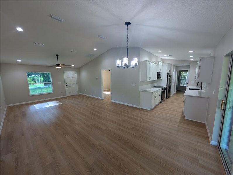 Spacious, unfurnished interior of a new home in , Ocala (Image 14).