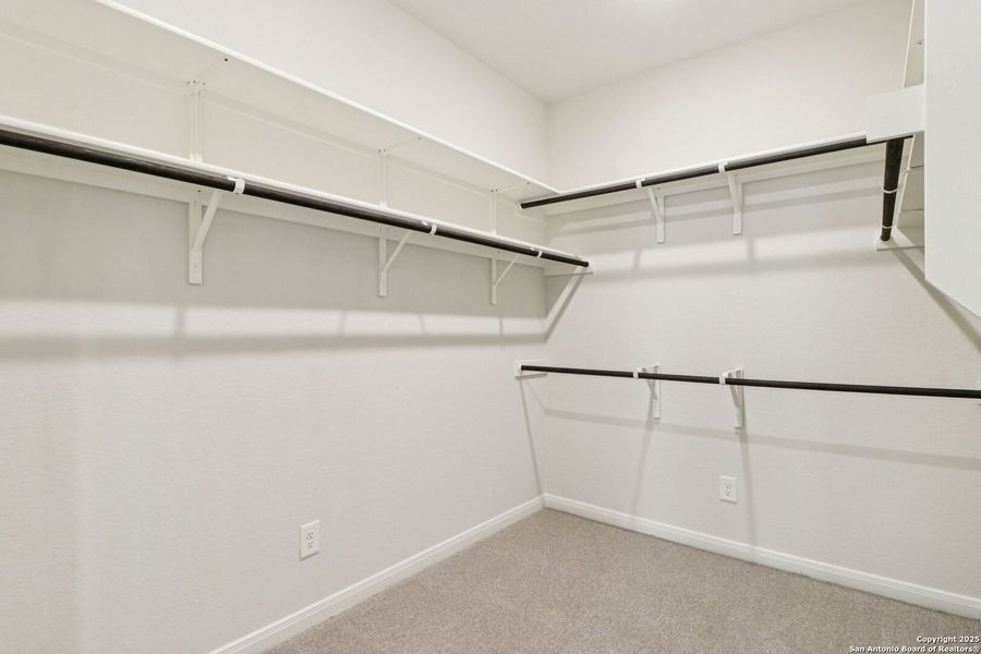 Spacious, unfurnished interior of a new home in Fox Falls, Boerne (Image 26). Spacious, unfurnished interior of a new home in Fox Falls, Boerne (Image 26).