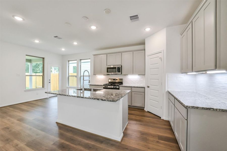 Furnished interior view inside a new home in Anderson Lake, Houston (Image 13).