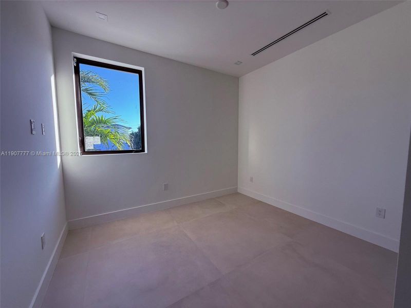 Spacious, unfurnished interior of a new home in , Surfside (Image 22).