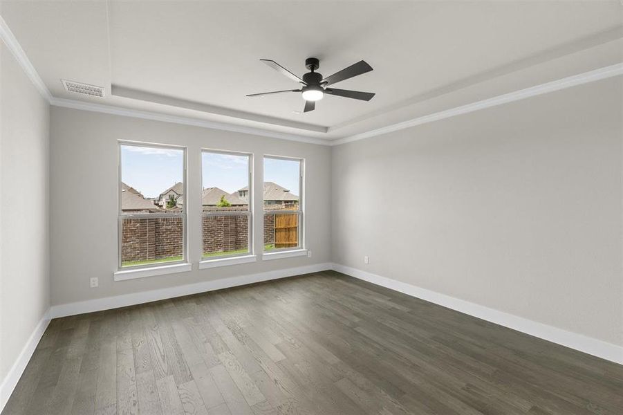 Spacious, unfurnished interior of a new home in Woodcreek, Rockwall (Image 14).