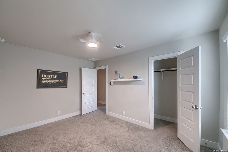 Spacious, unfurnished interior of a new home in Brookstone Creek, San Antonio (Image 31).