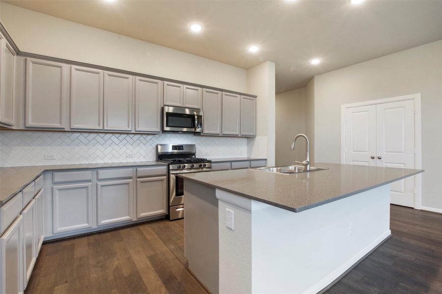 REPRESENTATIVE PHOTO – Photo does not represent actual home options and selections. Ask Sales Consultant for specific selections. REPRESENTATIVE PHOTO – Photo does not represent actual home options and selections. Ask Sales Consultant for specific selections.