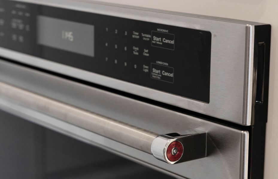 Representative interior finishes for a home built from the Stellar by Del Webb in Del Webb Austin at Lost Pines, Bastrop (Image 64).