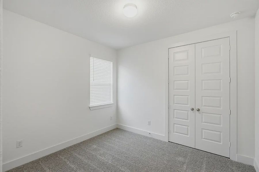 Spacious, unfurnished interior of a new home in Stillwater Ranch, San Antonio (Image 35).