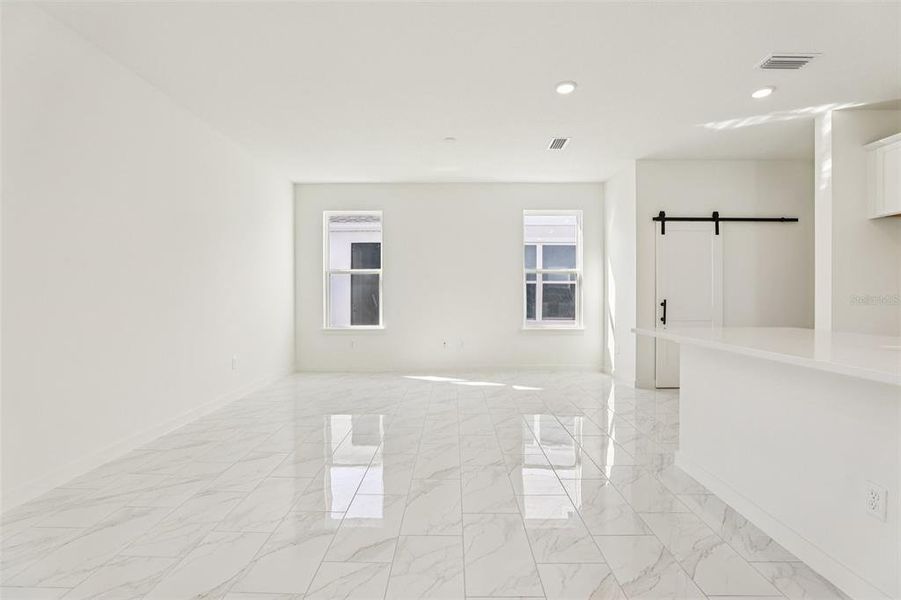 Spacious, unfurnished interior of a new home in Trinity Place, St. Cloud (Image 33).