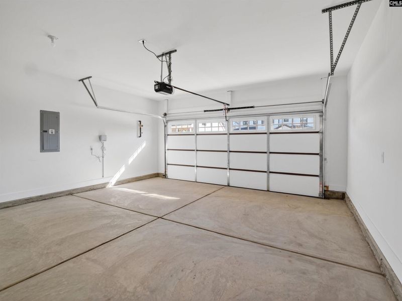 Spacious, unfurnished interior of a new home in Collins Cove, Chapin (Image 32).