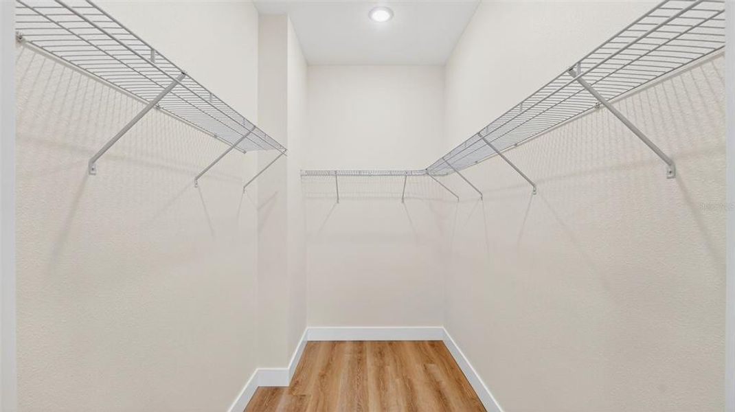 Spacious, unfurnished interior of a new home in , Debary (Image 30).