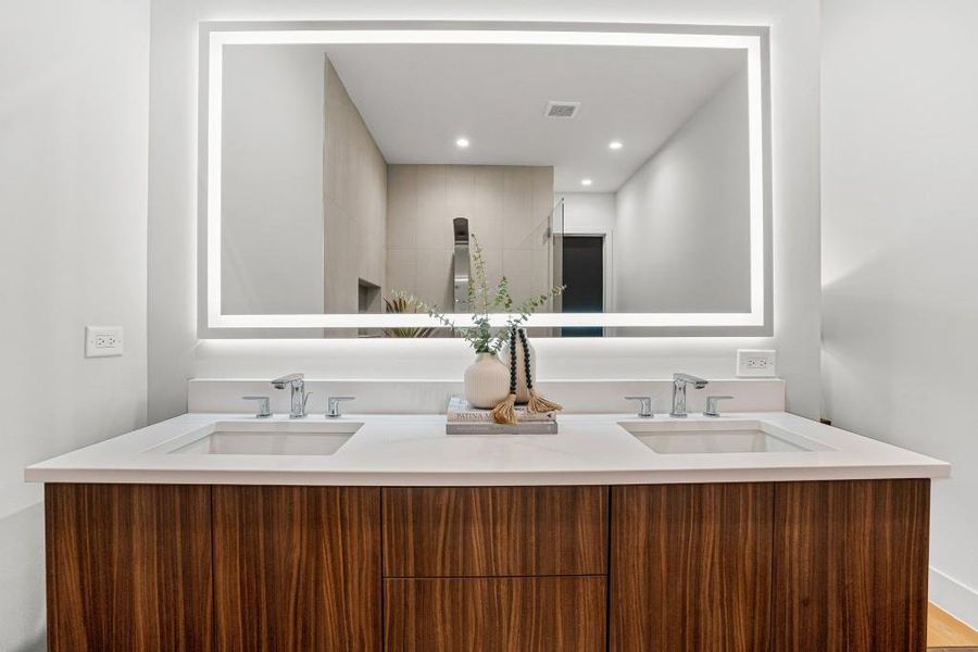 Close-up of interior finishes inside a home in , Decatur (Image 23).