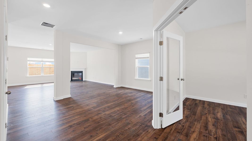 Spacious, unfurnished interior of a new home in Prairie Pass, Apison (Image 11).