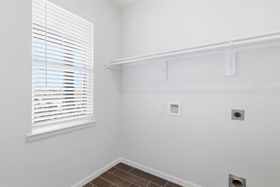 Spacious, unfurnished interior of a new home in Wildrye, Waller (Image 32).