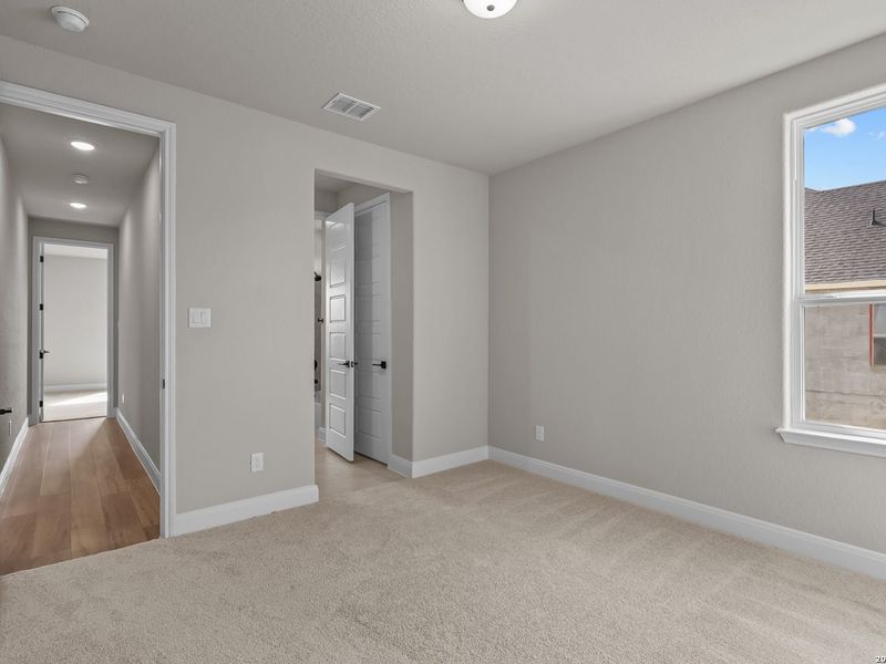 Spacious, unfurnished interior of a new home in Potranco Oaks, Castroville (Image 41).