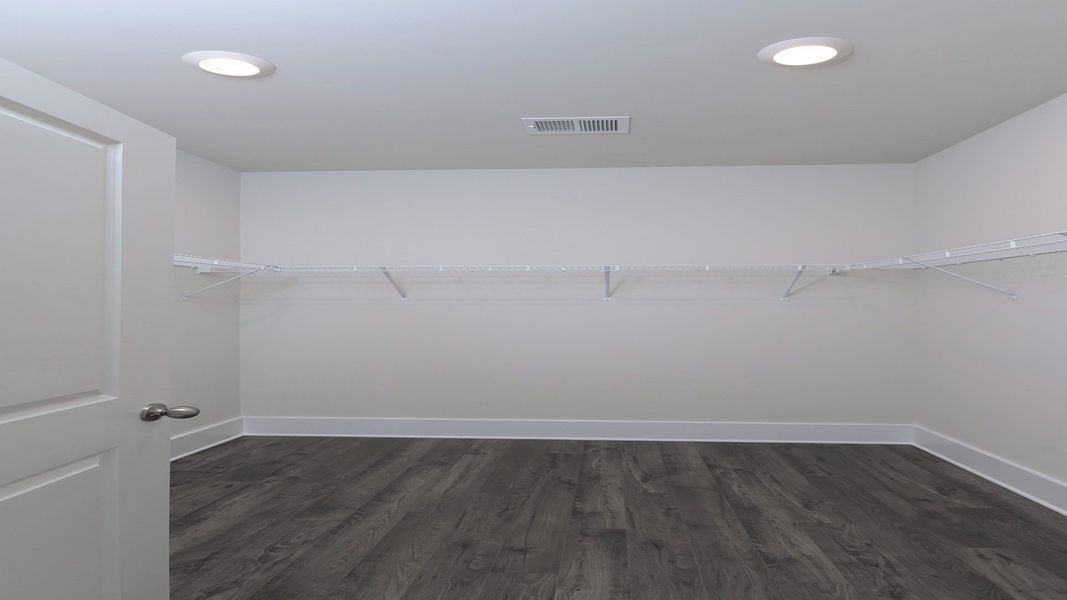 Spacious, unfurnished interior of a new home in Livingston Woods, Irmo (Image 29).