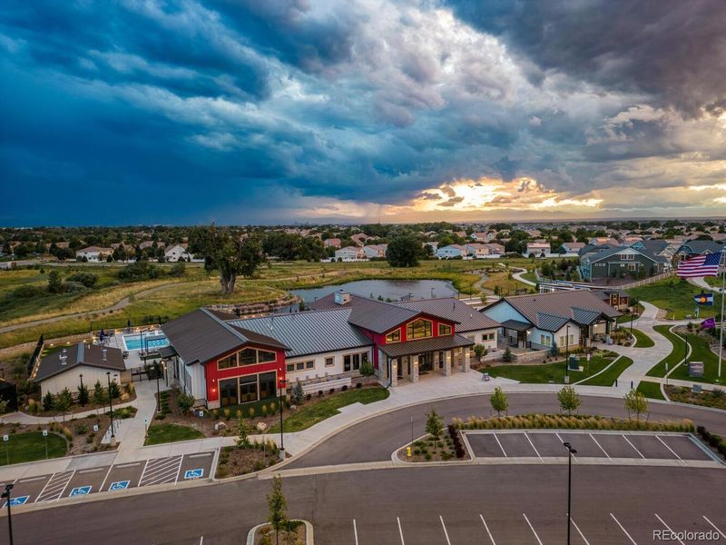 Community amenities in , Aurora (Image 16).