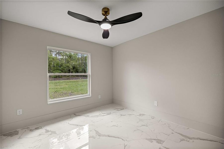 Spacious, unfurnished interior of a new home in , Ocala (Image 14).